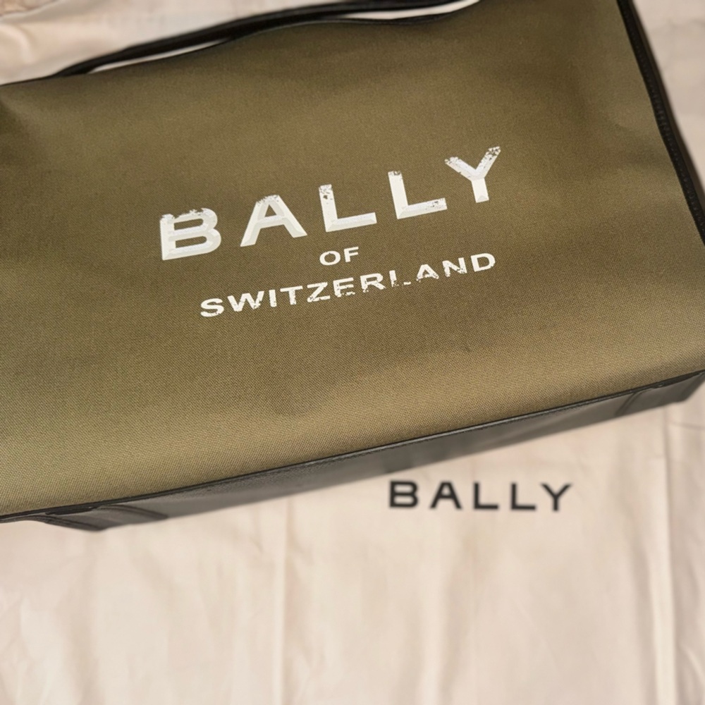 Bally 
Large Tote Bag Switzerland Luxury Leather and canvas Shoulder bag